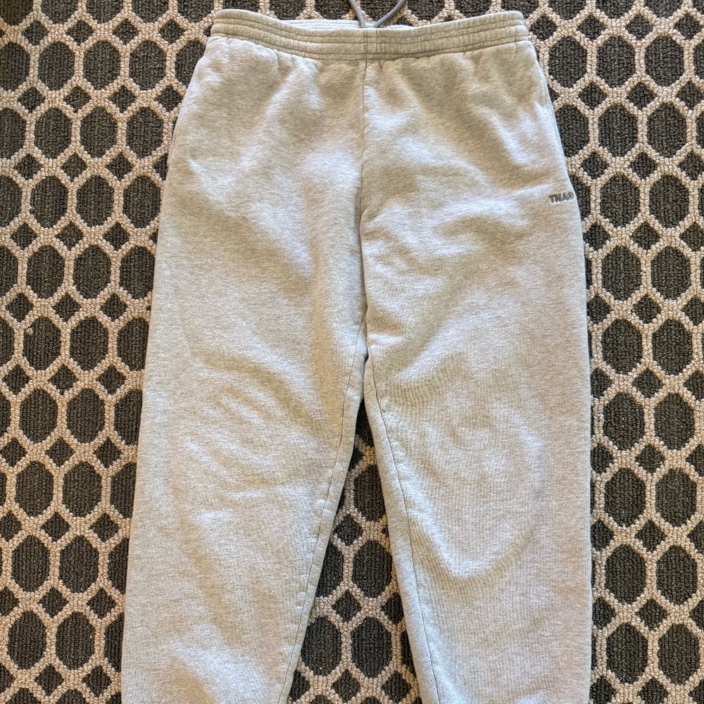 Aritzia TNA Sweatpants Size MEDIUM